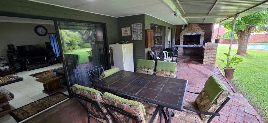 3 Bedroom Property for Sale in Flamwood North West